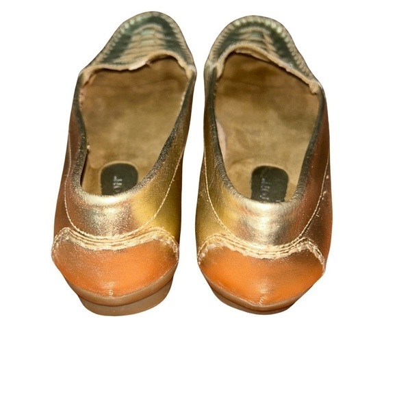 Covington Metallic Gold Leather Loafers - Size 8 - Picture 4 of 6
